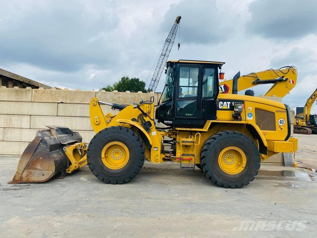 CAT 926m Gumikerekes homlokrakodók
