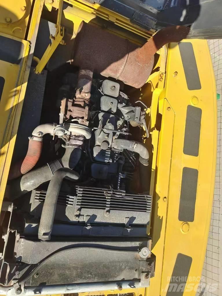 Komatsu PC 220 Lánctalpas kotrók
