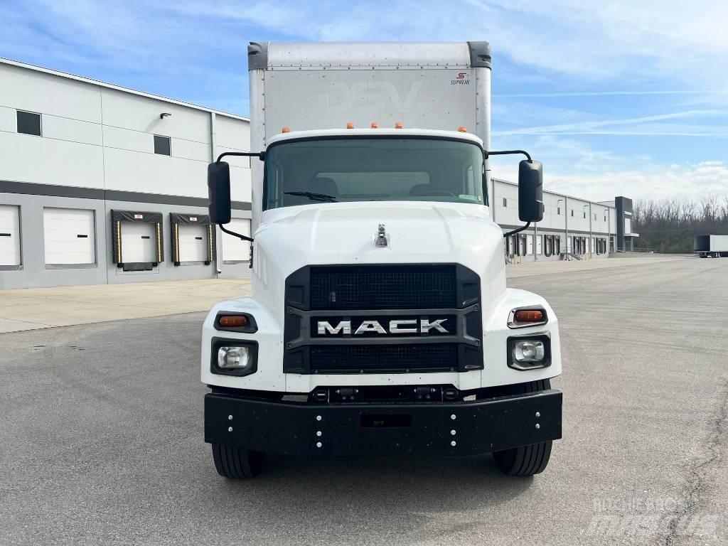 Mack MD 6 Dobozos teherautók