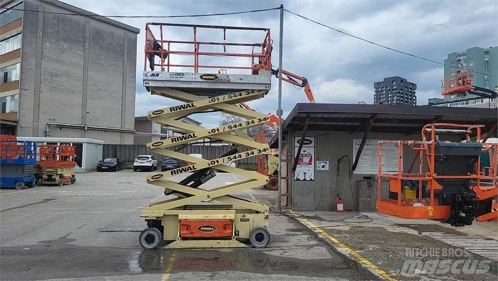 JLG 3246ES Ollós emelők