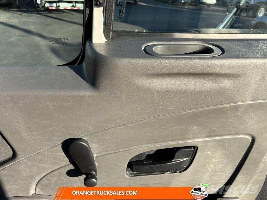 International 4300 Dobozos teherautók