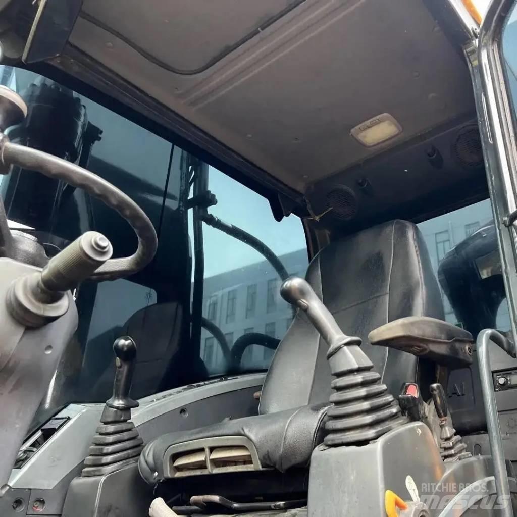 Hyundai R210W-9 Gumikerekes kotrók