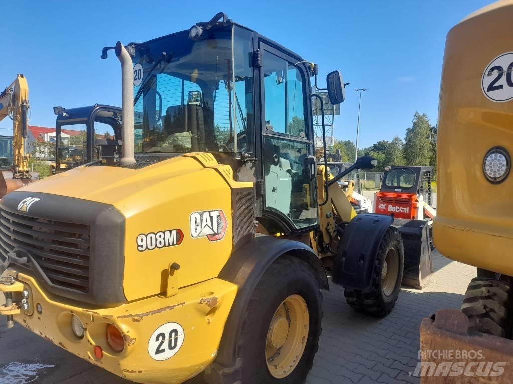 CAT 908M Gumikerekes homlokrakodók