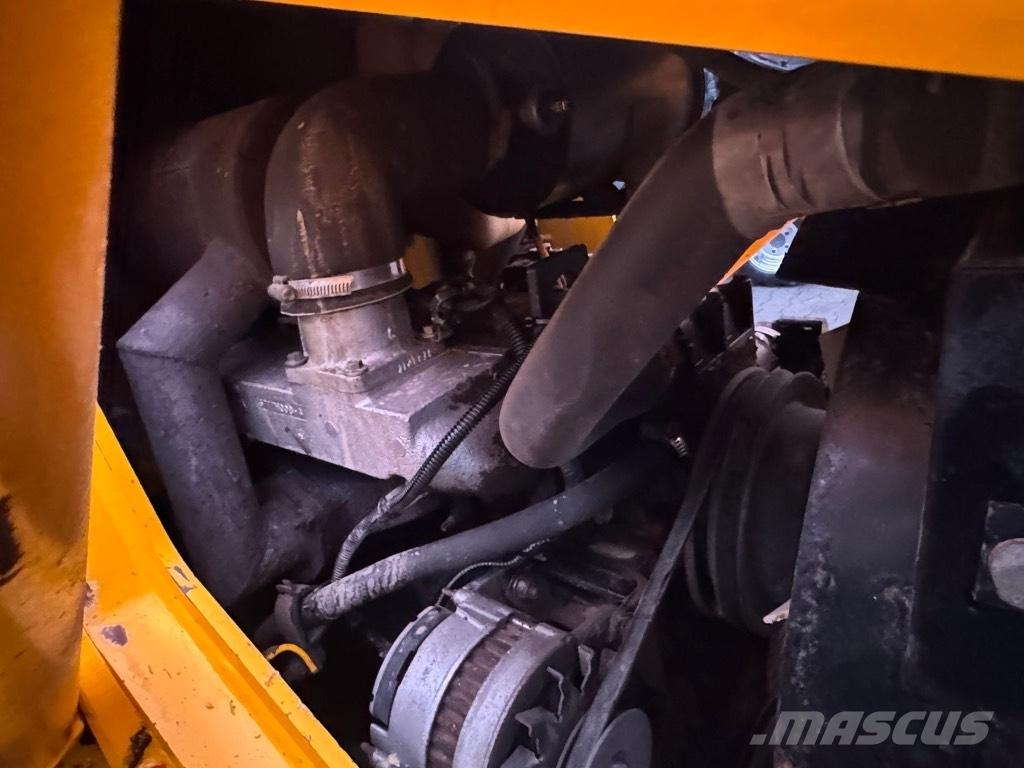 JCB 2 CX Airmaster Gumikerekes homlokrakodók