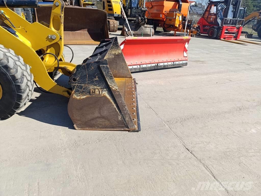 CAT 907 H 2 Gumikerekes homlokrakodók
