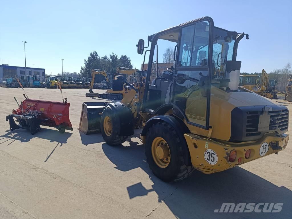 CAT 907 H 2 Gumikerekes homlokrakodók