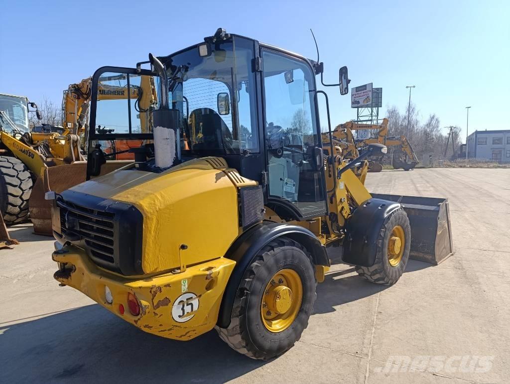 CAT 907 H 2 Gumikerekes homlokrakodók