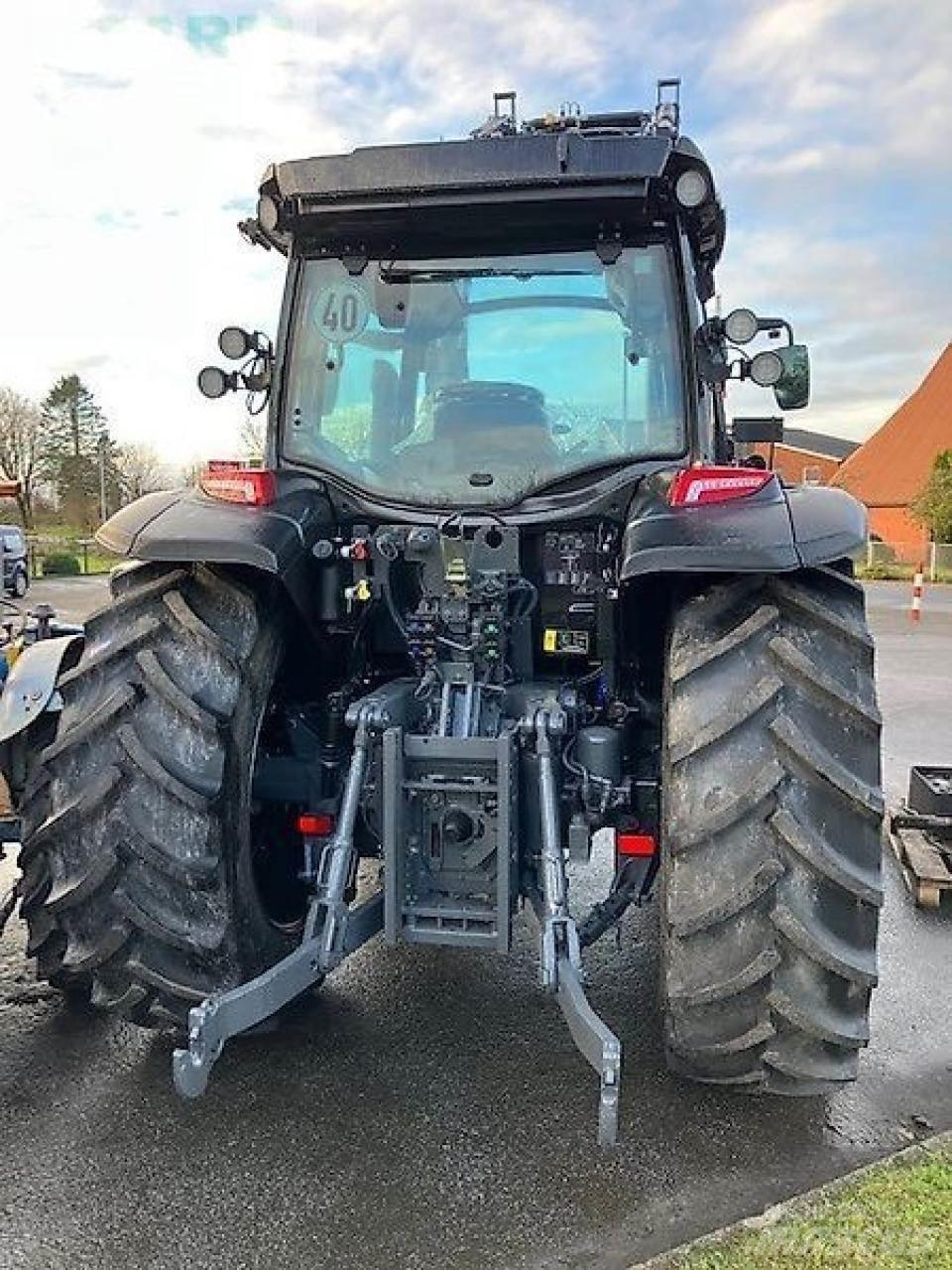 Valtra g135a Traktorok