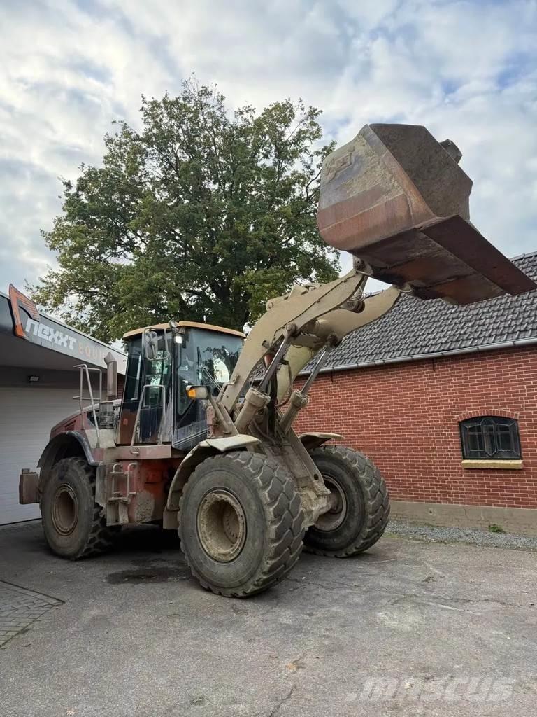 CAT 950H Gumikerekes homlokrakodók