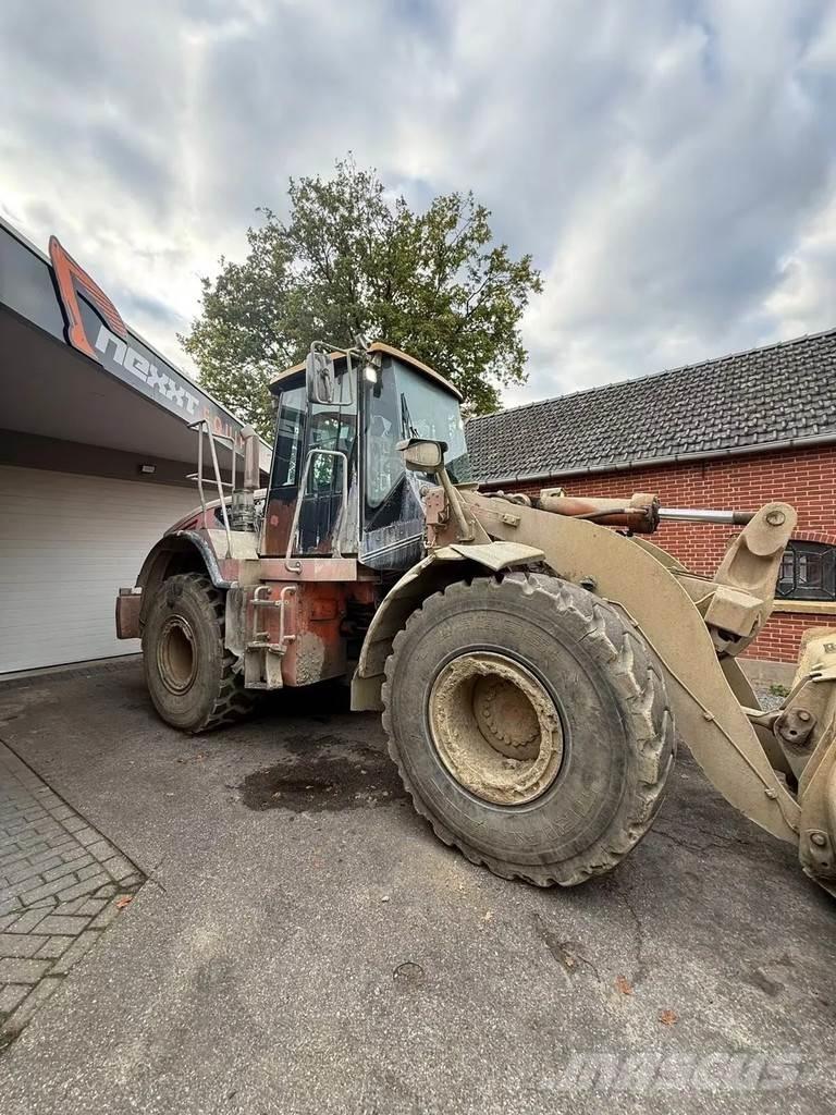 CAT 950H Gumikerekes homlokrakodók