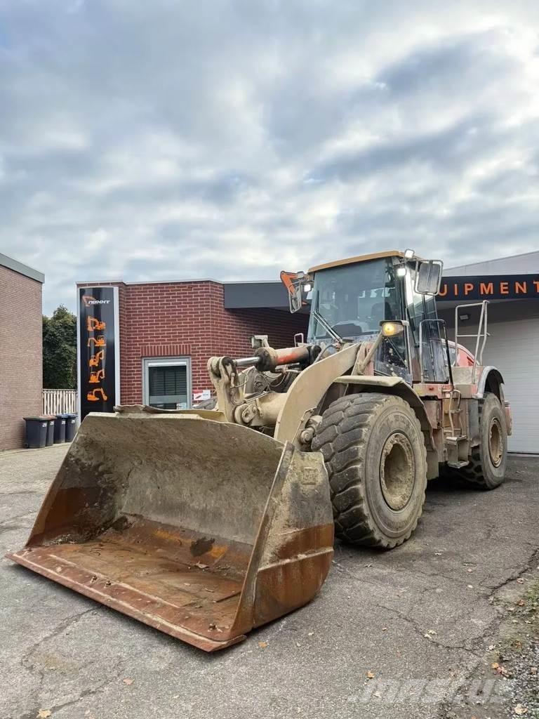 CAT 950H Gumikerekes homlokrakodók