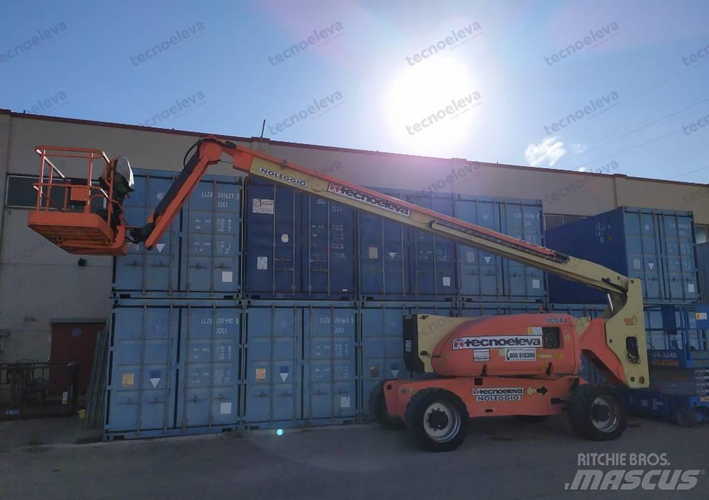 JLG 800 AJ Karos emelők