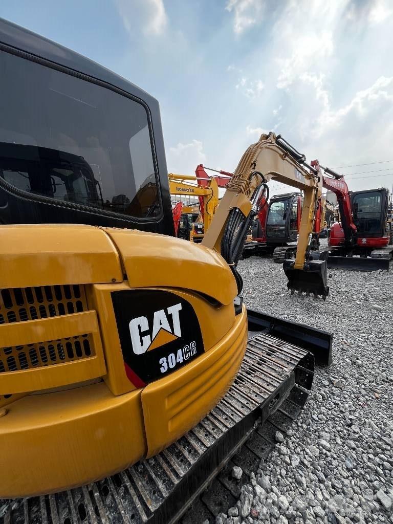CAT 304 CR Mini kotrók < 7t