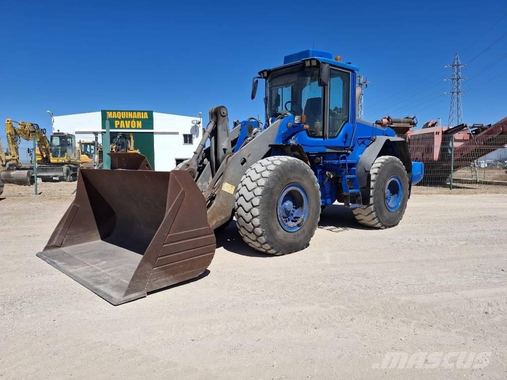 Volvo L 120 F Gumikerekes homlokrakodók