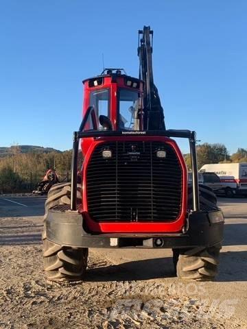 Komatsu 901 Betakarítók