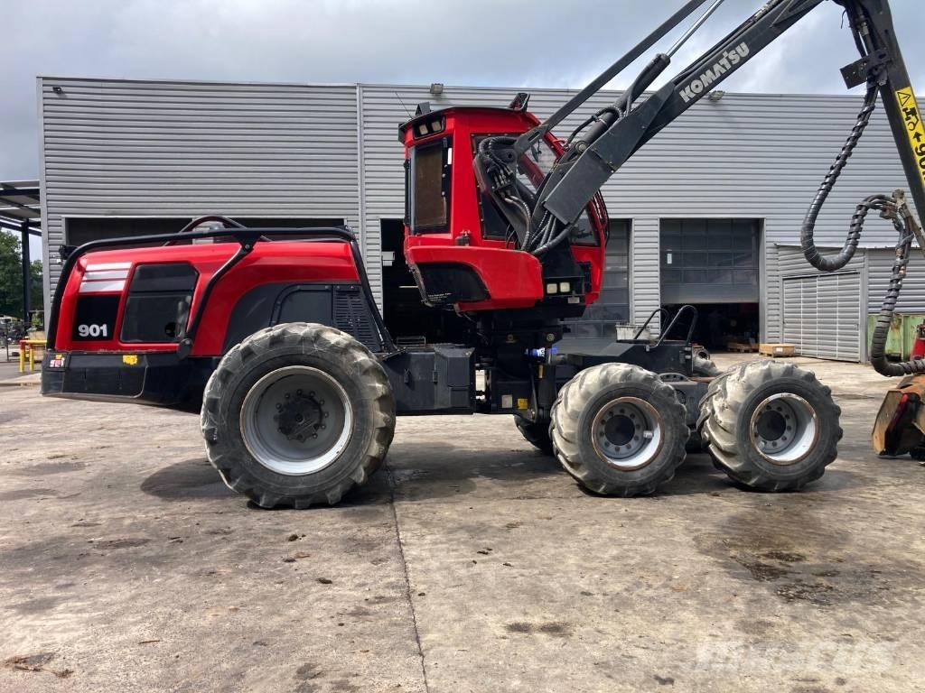 Komatsu 901 Betakarítók