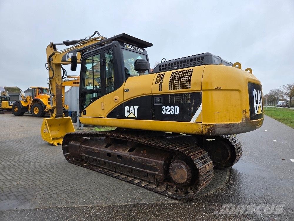 CAT 323DL Lánctalpas kotrók