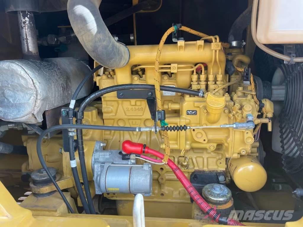 CAT 305.5E2 Mini kotrók < 7t