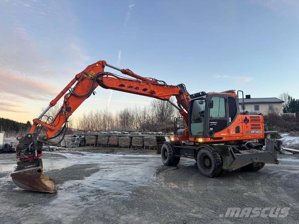 Doosan DX 140 W Gumikerekes kotrók