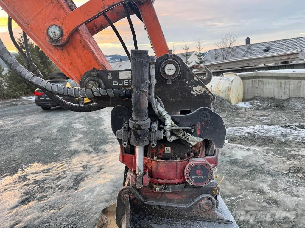 Doosan DX 140 W Gumikerekes kotrók