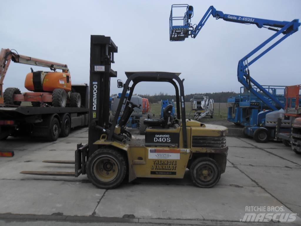 Daewoo Doosan D 40S Dízel targoncák