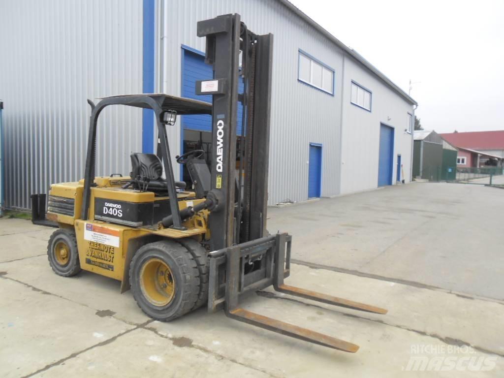 Daewoo Doosan D 40S Dízel targoncák