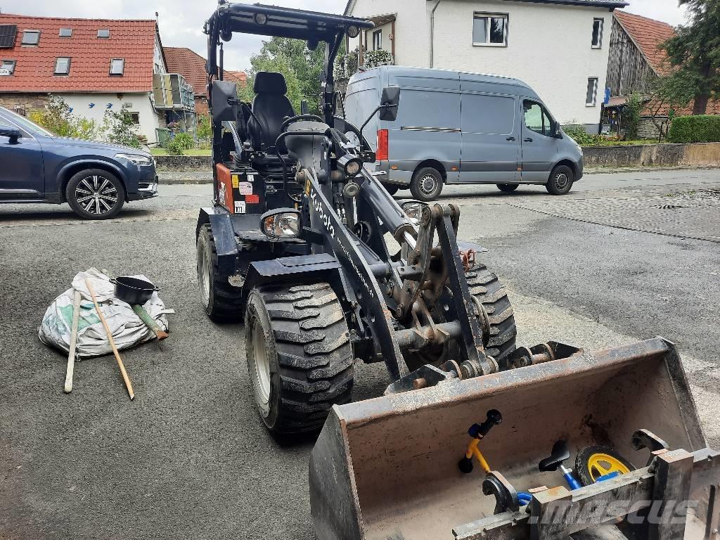 GiANT V 452 X-Tra Gumikerekes homlokrakodók