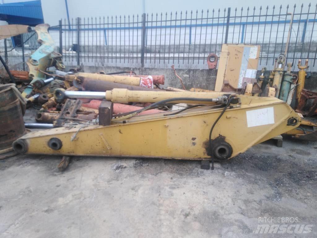 CAT M 318 Alváz és felfüggesztés