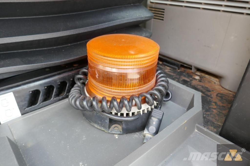 CAT 320 Lánctalpas kotrók