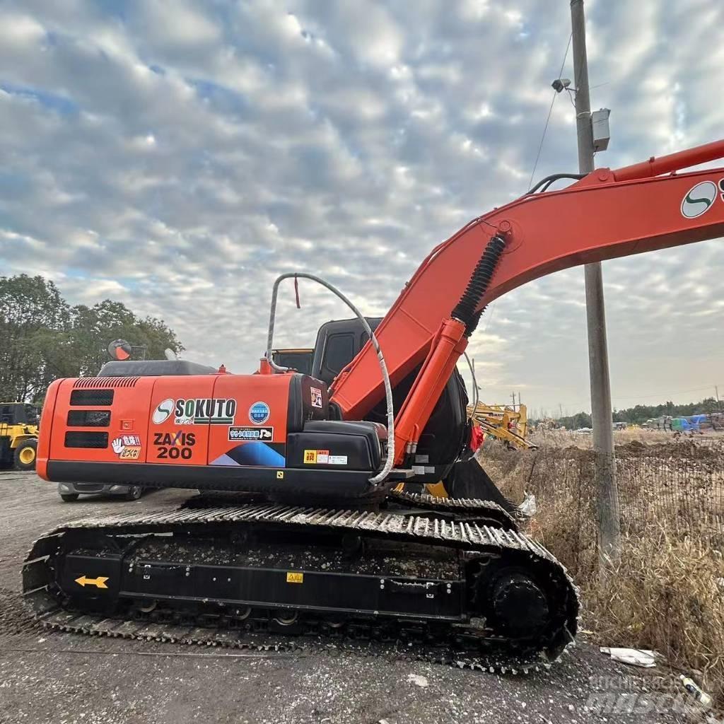 Hitachi ZX 200 Lánctalpas kotrók