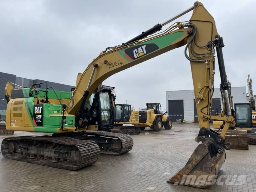 CAT 323F Z-Line Lánctalpas kotrók