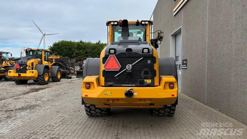 Volvo L 120 H Gumikerekes homlokrakodók