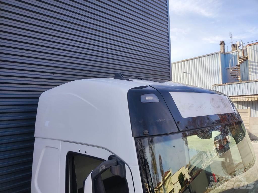 Volvo FH 4 - EURO 6 Vezetőfülke és belső tartozékok