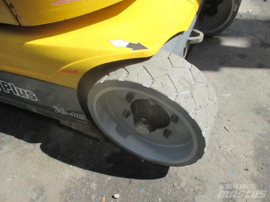 JLG Toucan 12 E Plus Karos emelők