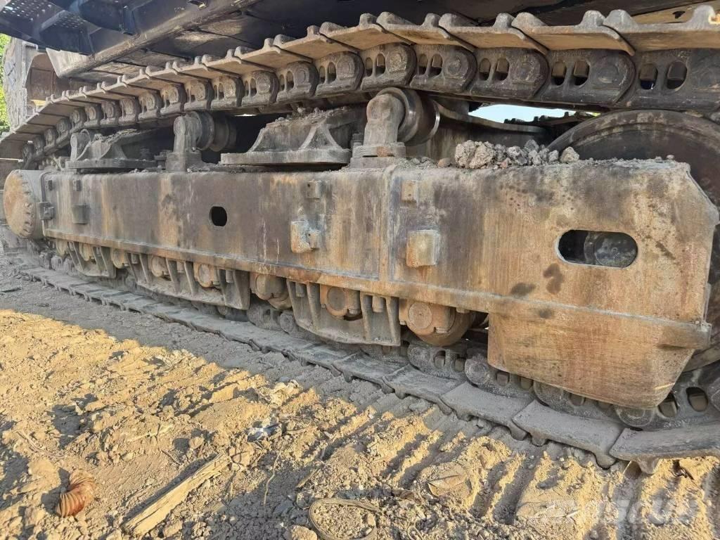 Hitachi ZX690LCH-5A Lánctalpas kotrók