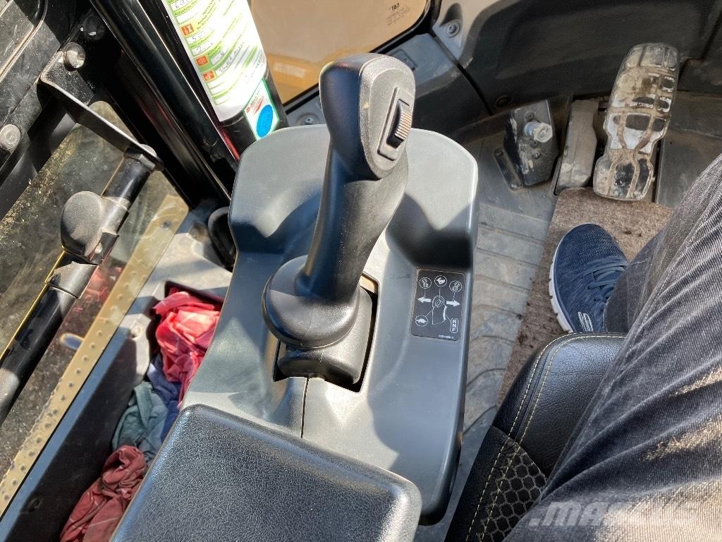 CAT 972 M XE Gumikerekes homlokrakodók