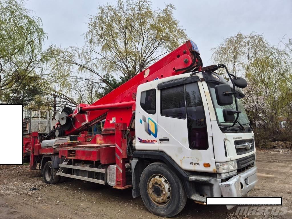 Horyong SKY450 Teherautóra szerelt emelők és állványok