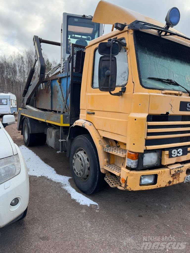 Scania P 82 H Hidraulikus konténerszállító