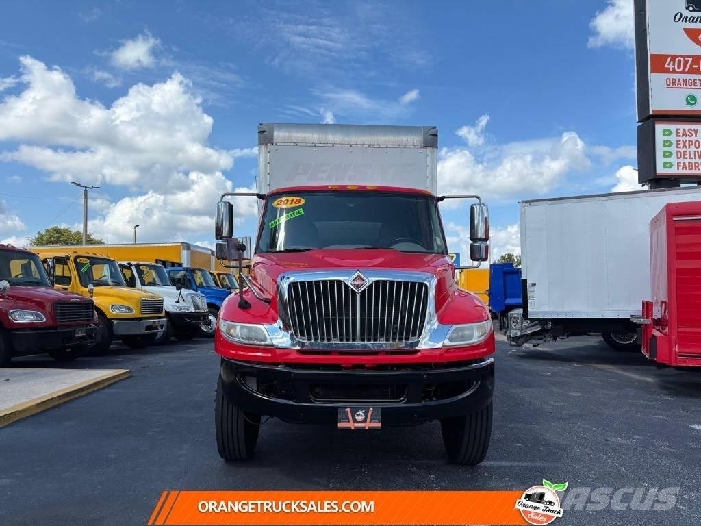 International 4300 Dobozos teherautók
