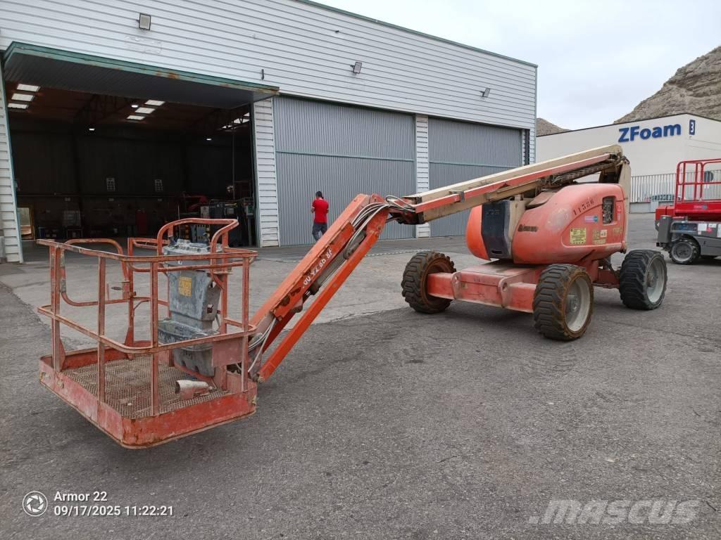 JLG 600 AJ Karos emelők