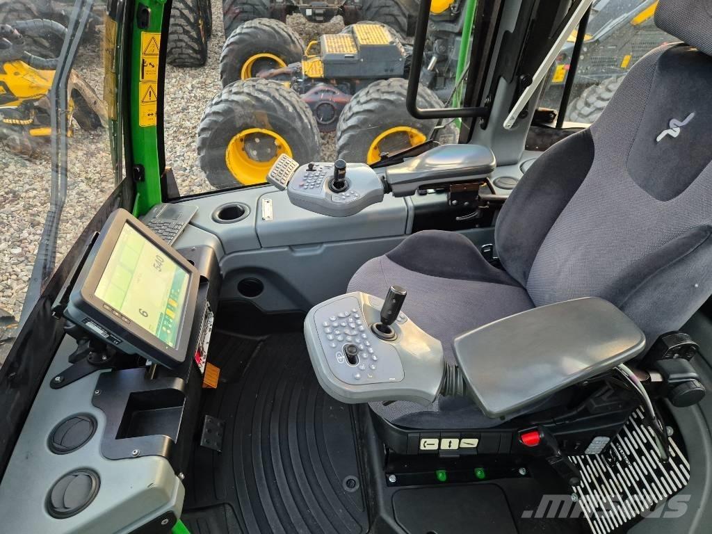 John Deere 1170 G Betakarítók
