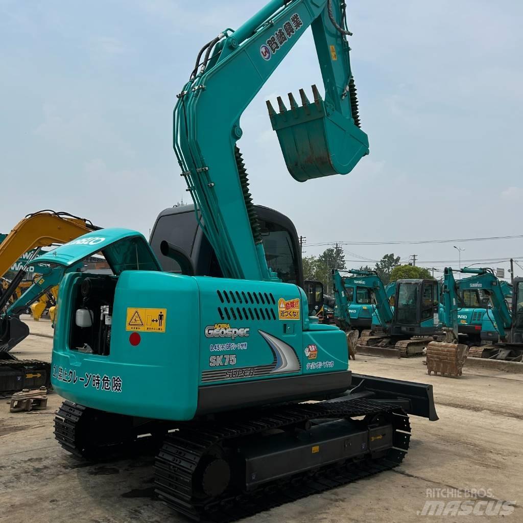 Kobelco 75 Lánctalpas kotrók