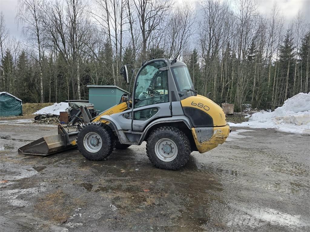 Kramer Allrad 680 Gumikerekes homlokrakodók