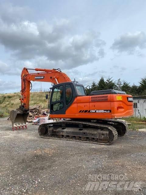 Doosan DX 225 NLC Lánctalpas kotrók