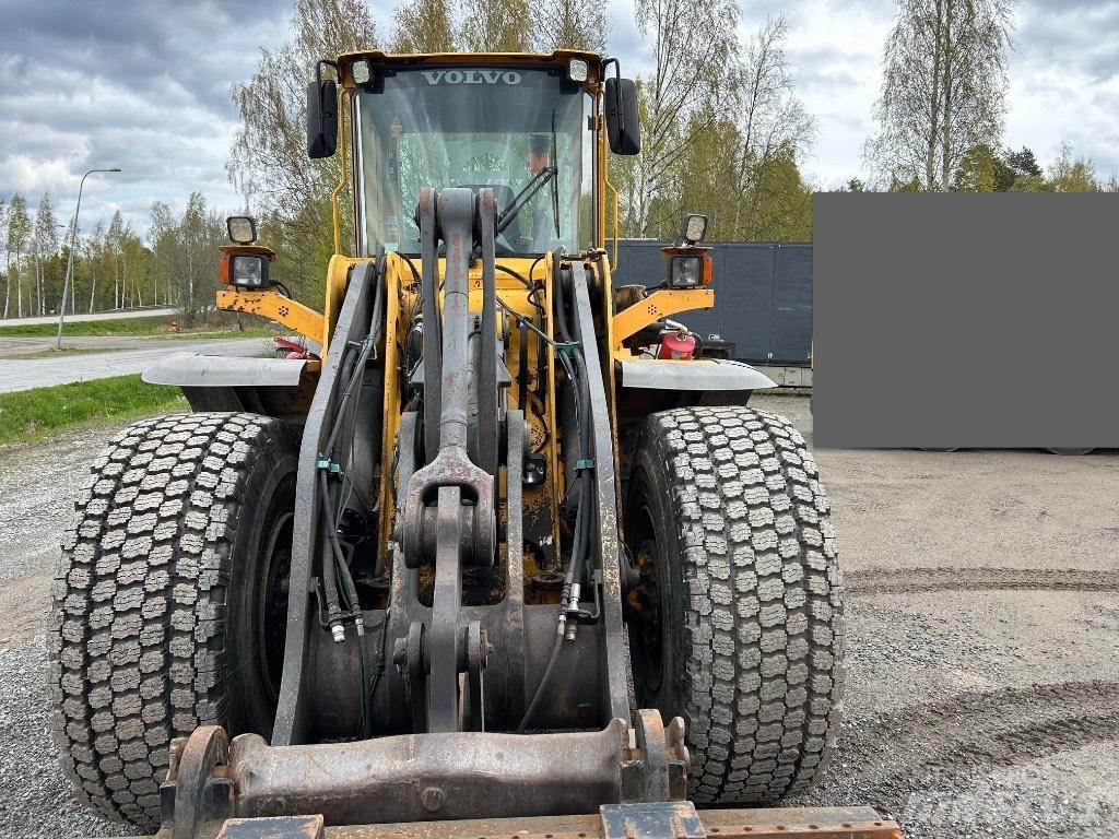 Volvo L 120 E Gumikerekes homlokrakodók