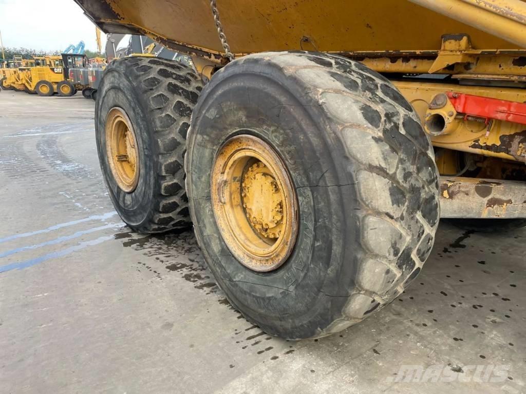 CAT 735 Csuklósdömperek
