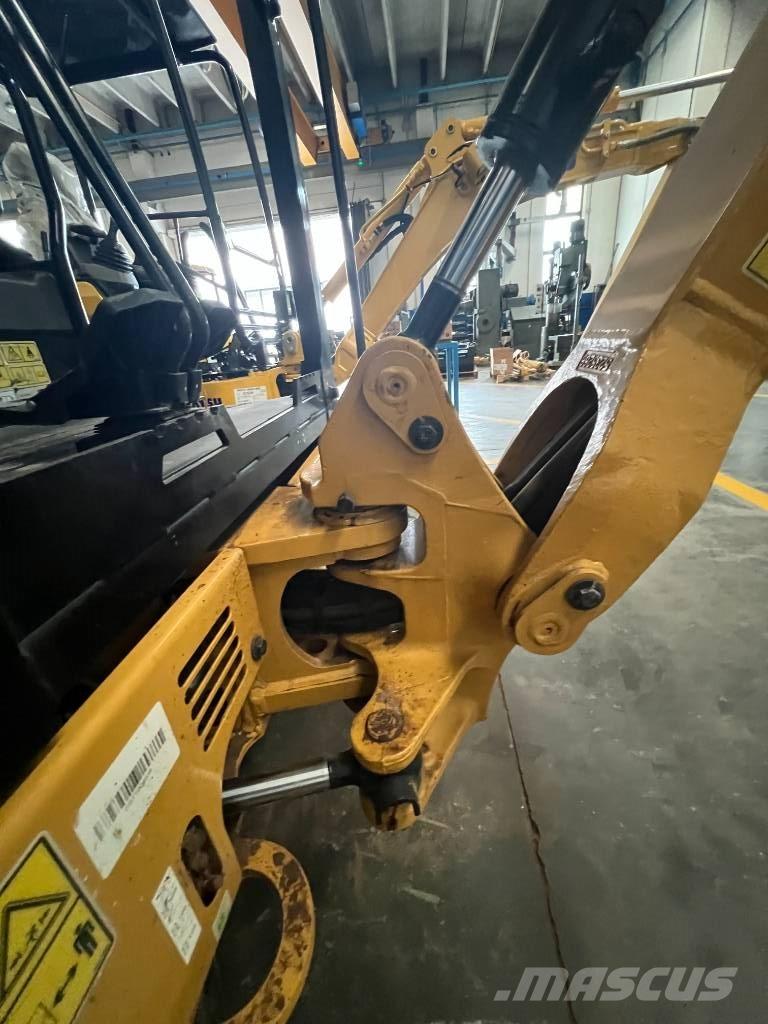 CAT 302 CR Mini kotrók < 7t