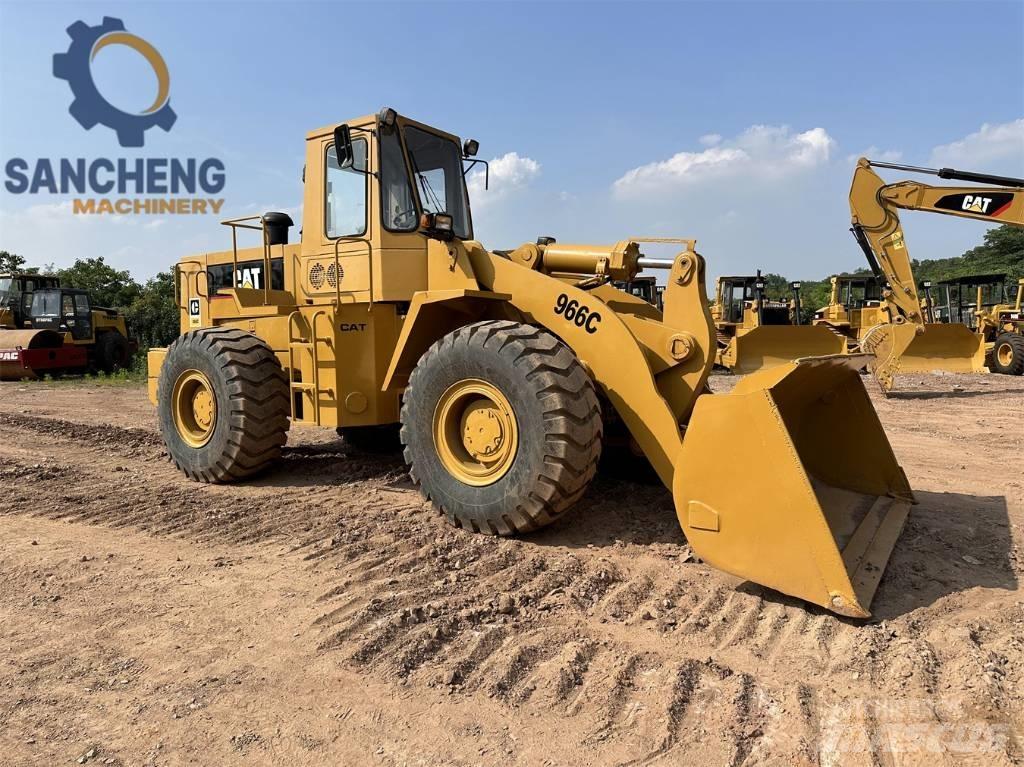 CAT 966 C Gumikerekes homlokrakodók