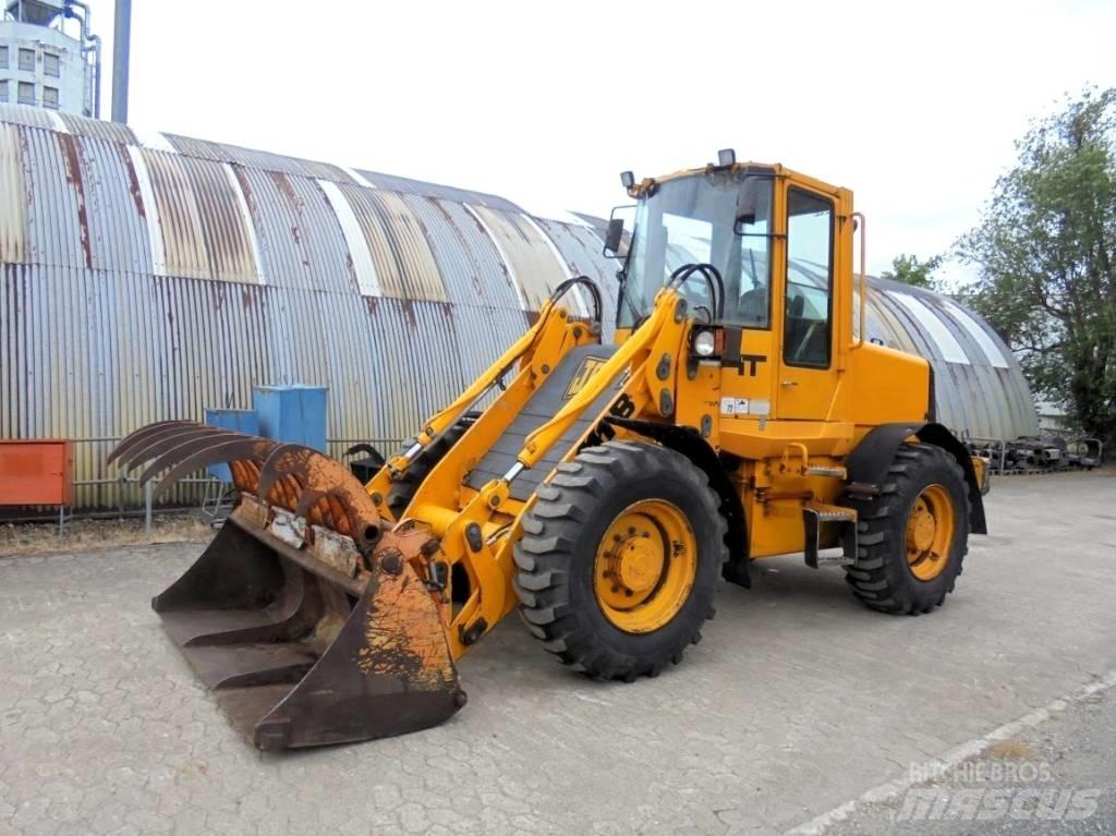 JCB 411 B HT Gumikerekes homlokrakodók