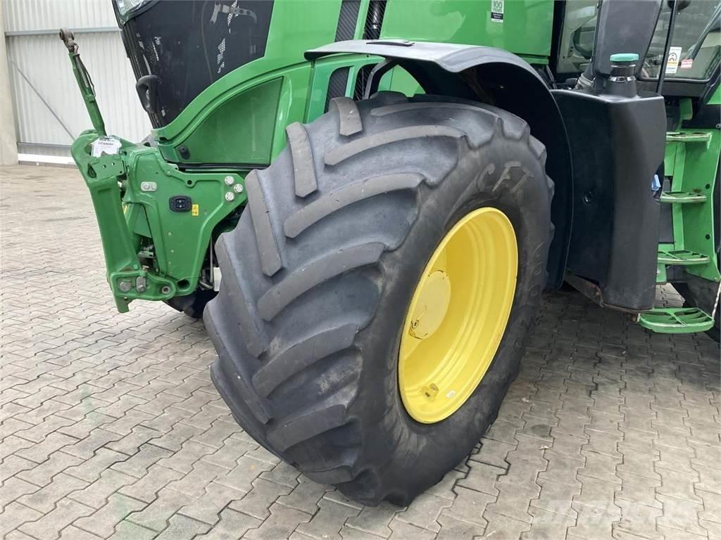 John Deere 6230R Traktorok
